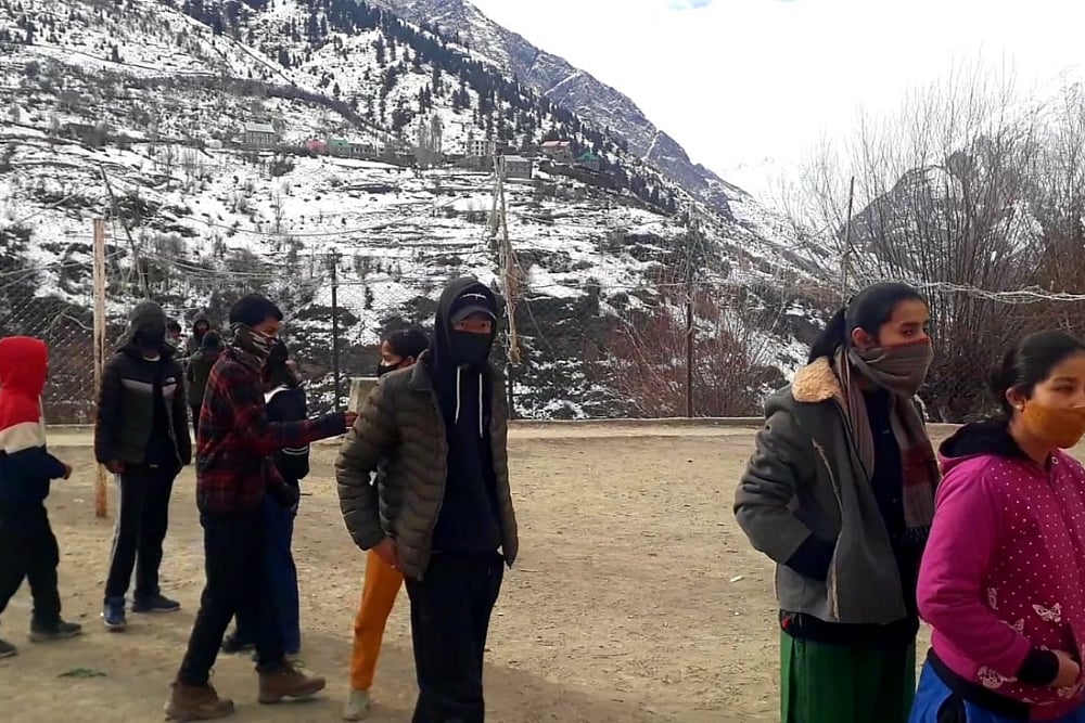 Children, Health Workers Brave Snow, Harsh Terrain To Get Jabbed In Himachal