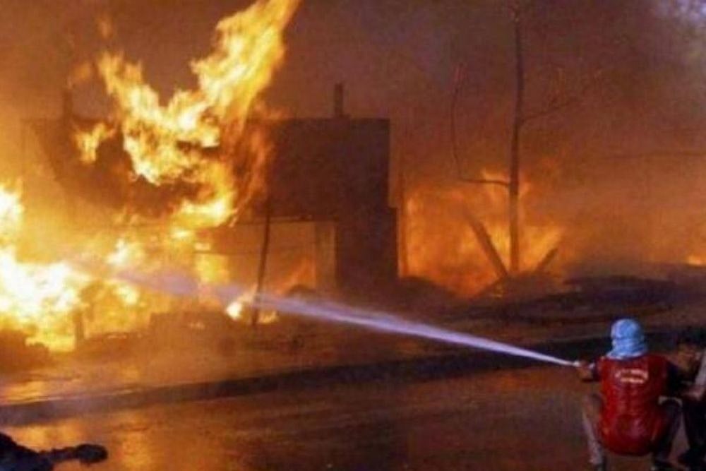 Man charred to death after a broke out in an 'illegal' paper godown in the East Delhi