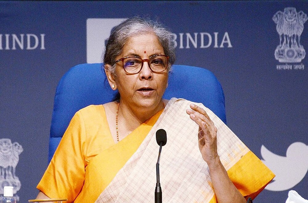Finance Minister Reviews PSB's Readiness To Tackle Omicron-induced Disruption