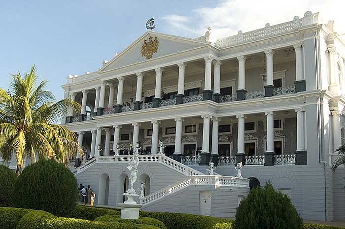 Deccan’s Dens