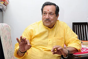 “Pak Trying To Finish Off J&K By Radicalising Kashmiris”