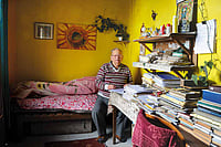 24 Hours In The Life Of Ruskin Bond: Dreams, Dictionaries, Purple Pens And Other Passions 24 Hours In The Life Of Ruskin Bond: Dreams, Dictionaries, Purple Pens And Other Passions