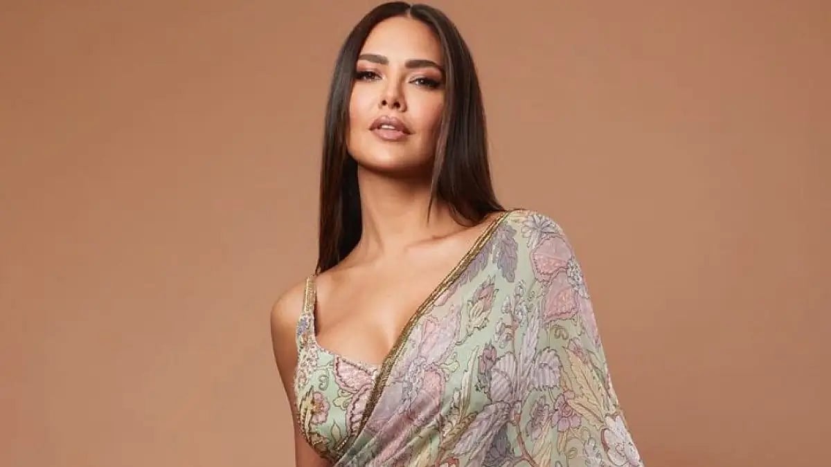 Instagram : Esha Gupta