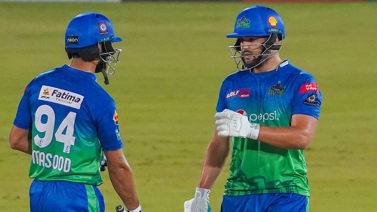 Shan Masood (L) scored 88 off 58 against Quetta Gladiators on Monday.