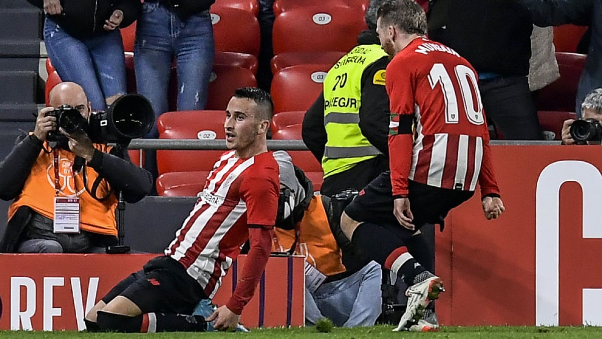 Athletic Bilbao's Alex Berenguer celebrates a goal against Real Madrid.