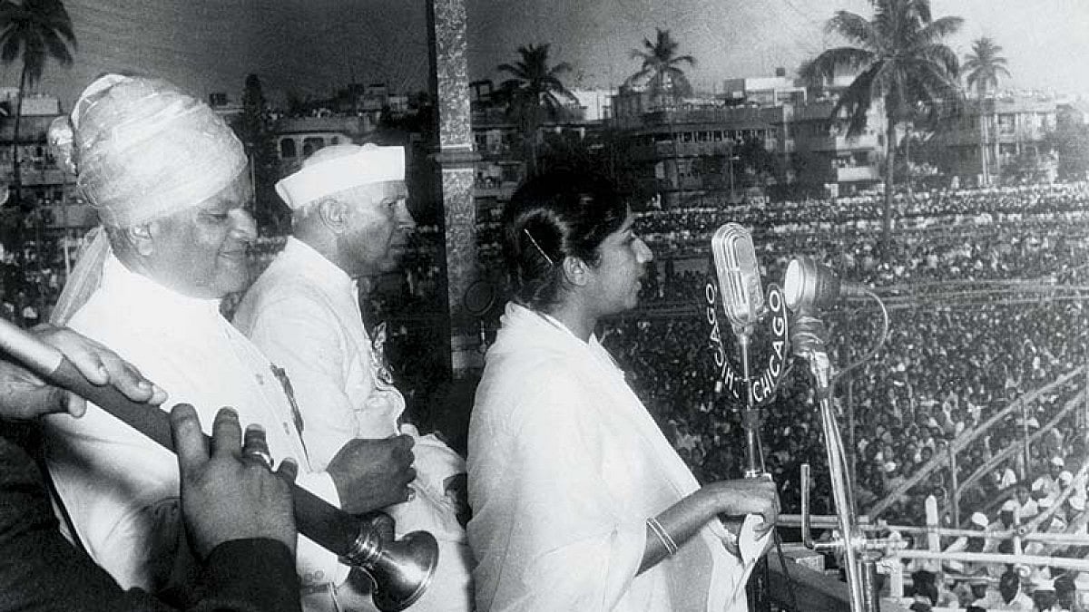 Lata Mangeshkar sings 'Ae Mere Watan Ke Logon', bringing Nehru to tears in 1963