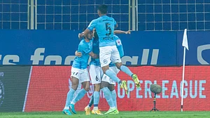 Mumbai City FC players celebrate their win over Chennaiyin FC in ISL 2021-22 on Sunday.