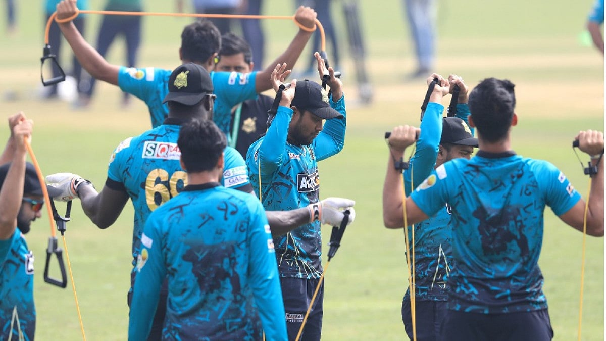 Chattogram Challengers players warm-up before their BPL 2022 encounter against Minister Group Dhaka.