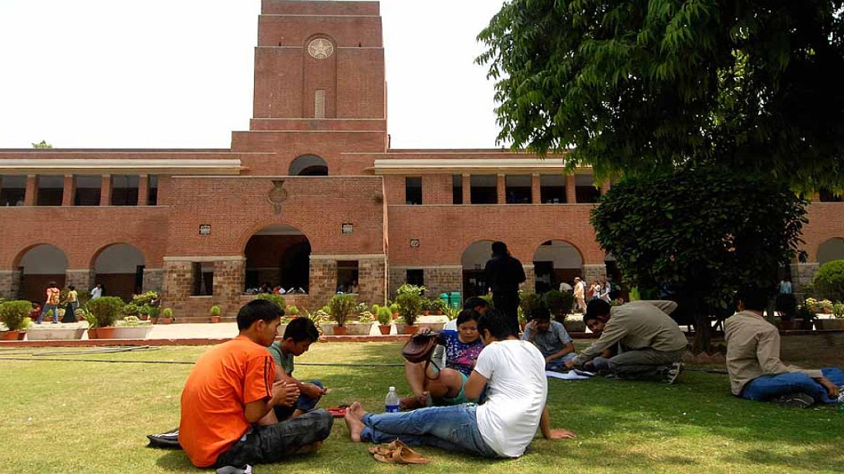 Students on a university lawn - null