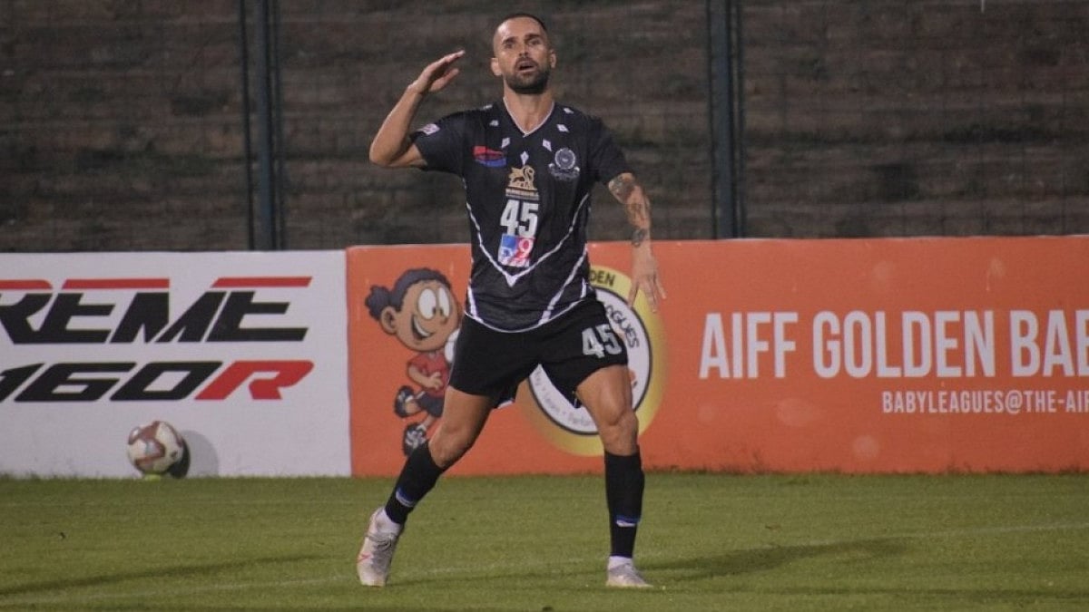 Spanish forward Pedro Manzi had played Mohammedan Sporting before. 