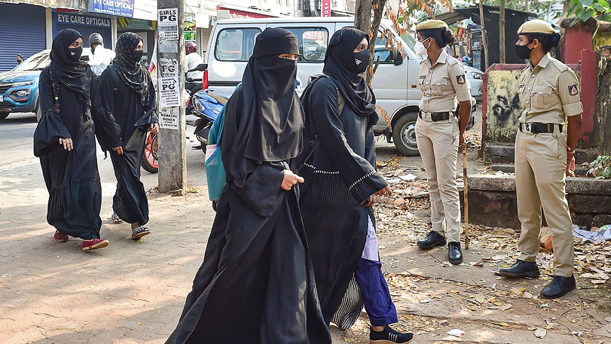 Karnataka Hijab Row: SDPI Accuses BJP Of ‘Sponsoring’ And ‘Promoting’ Controversy