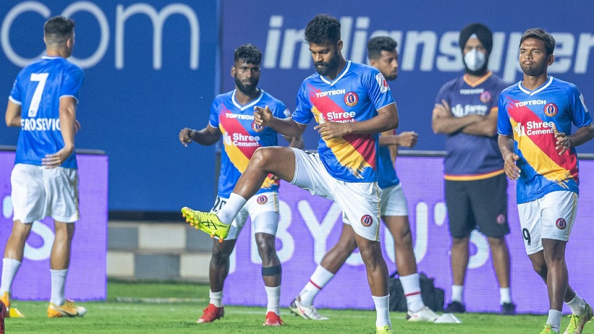 East Bengal players warm-up in the training session ahead of their ISL 2021-22 tie vs Mumbai City.
