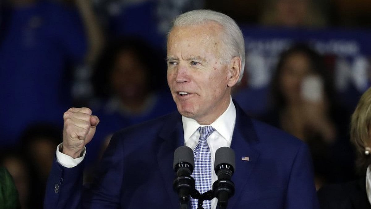  US President Joe Biden announces sanctions on Russia.