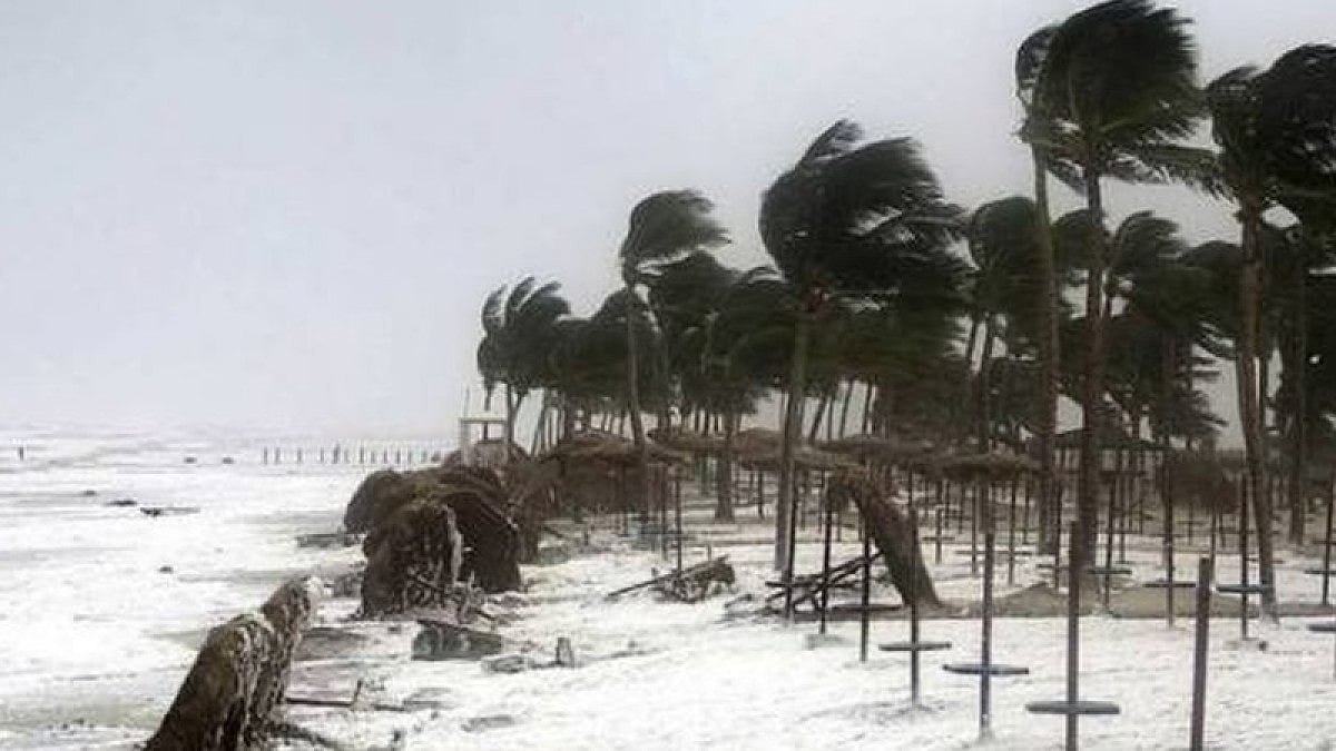 Cyclone Emnati crashed into the southeastern coast of Madagascar on Wednesday