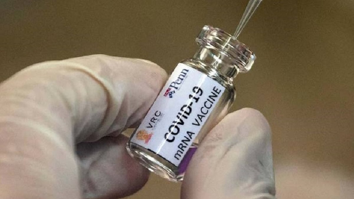 U.S. health officials say that some people should wake upto eight weeks before the second dose