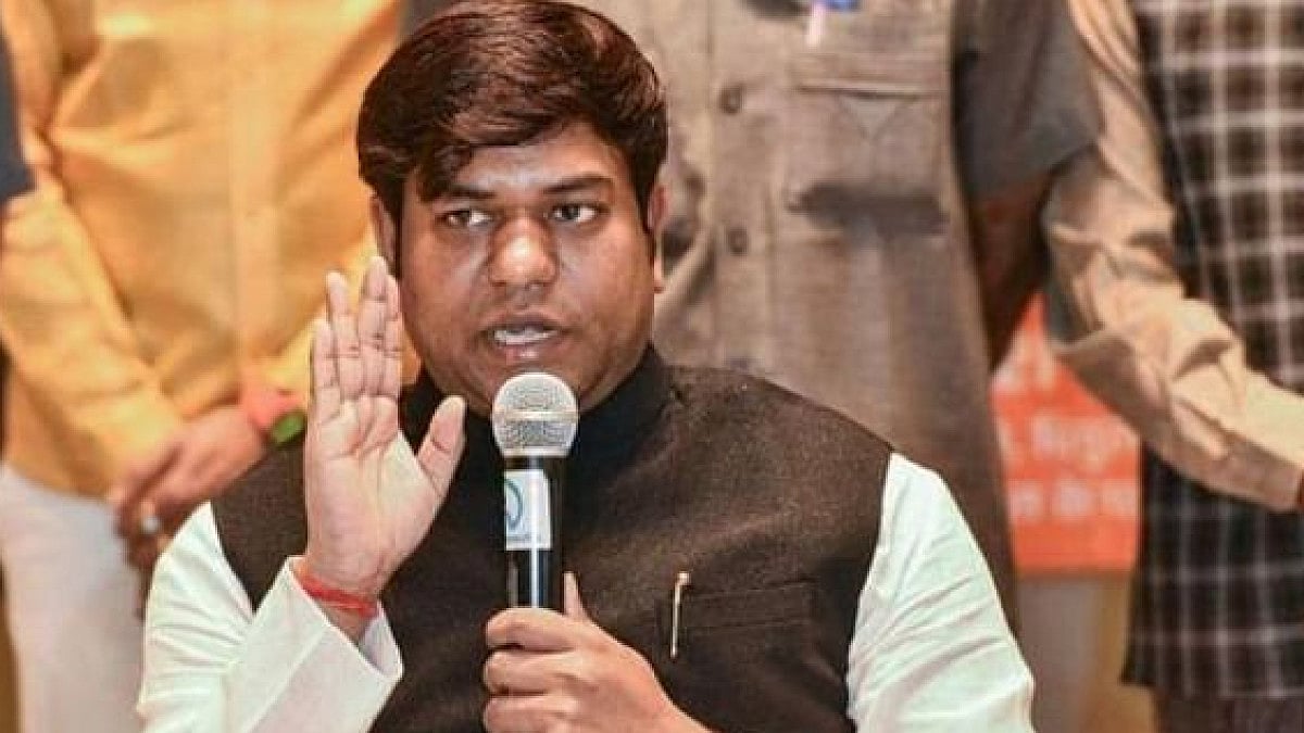  Vikassheel Insaan Party(VIP) chief Mukesh Sahani says his party wants expulsion of BJP from UP.