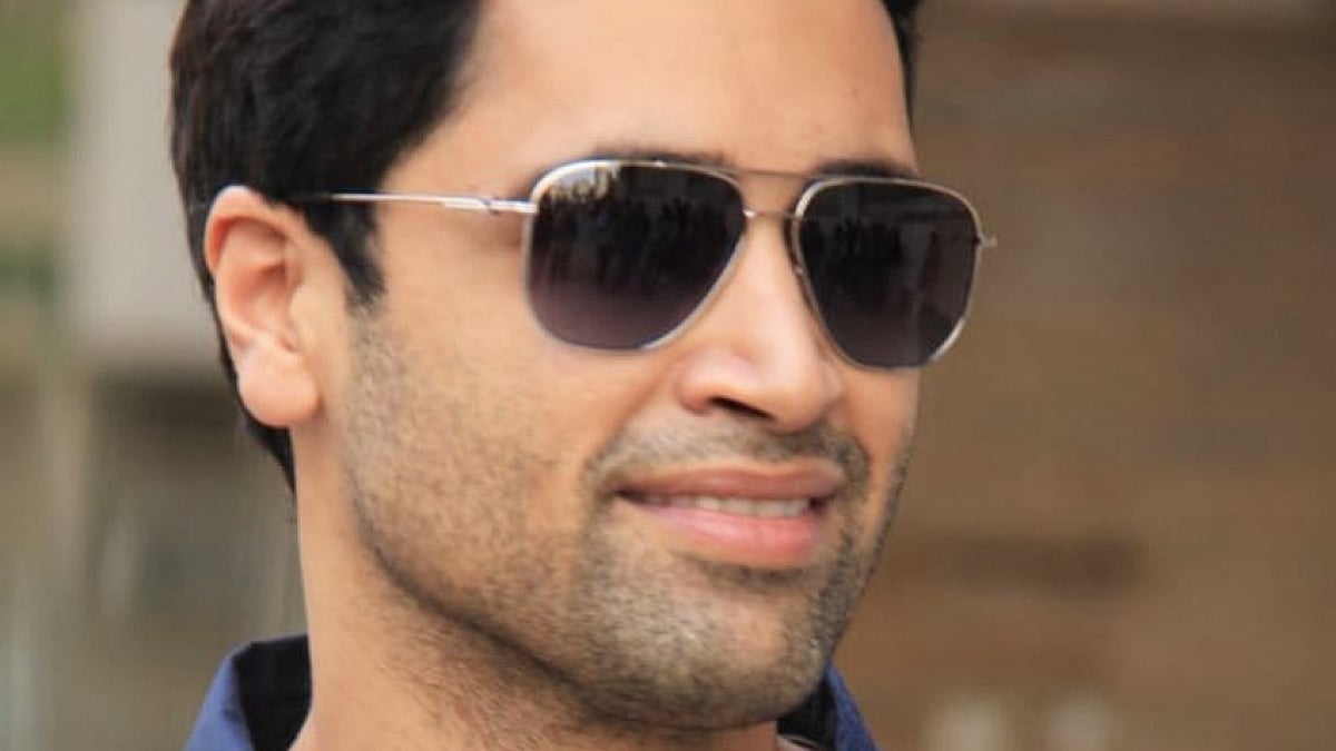 Actor Adivi Sesh played the role of Rishi in 'Kshanam'.