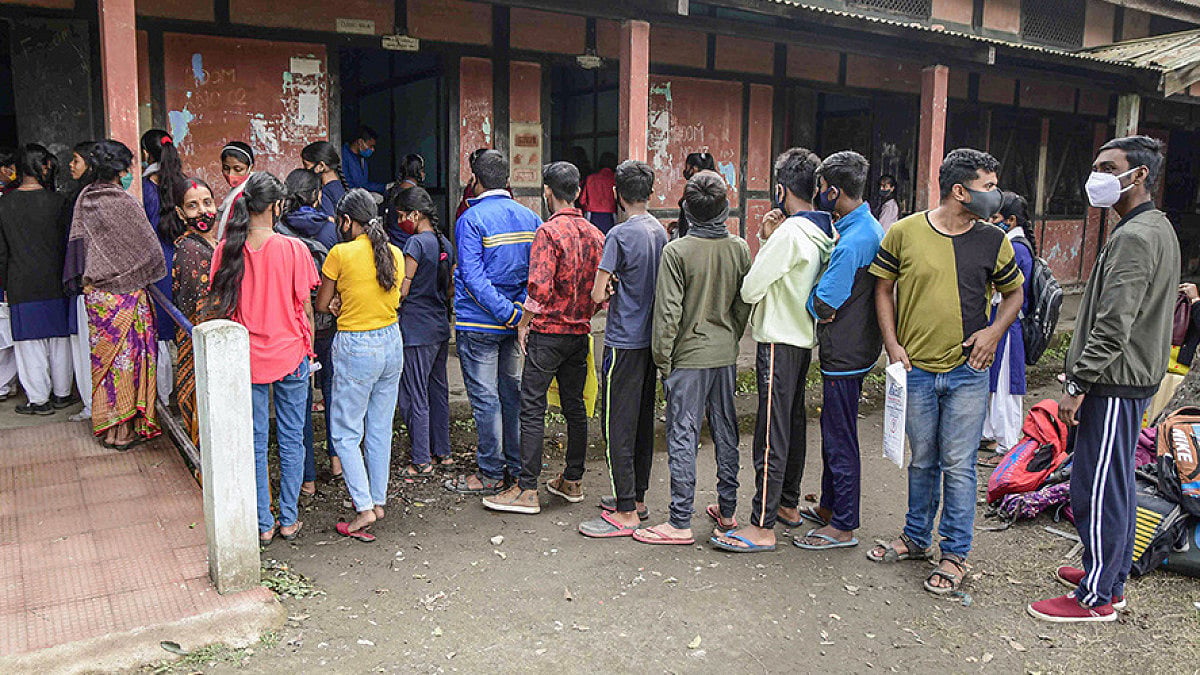 Covid-19 vaccination centre, covid, vaccine, covid-19 cases, covid-19 cases in india