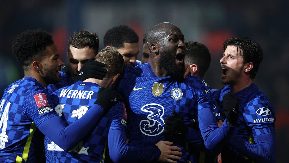 Romelu Lukaku celebrates after scoring Chelsea's winner against Luton Town in FA Cup 2021-22.
