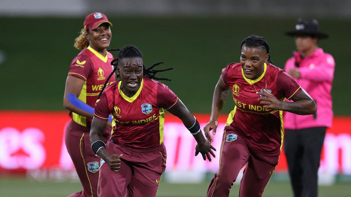 West Indies all-rounder Deandra Dottin (center)