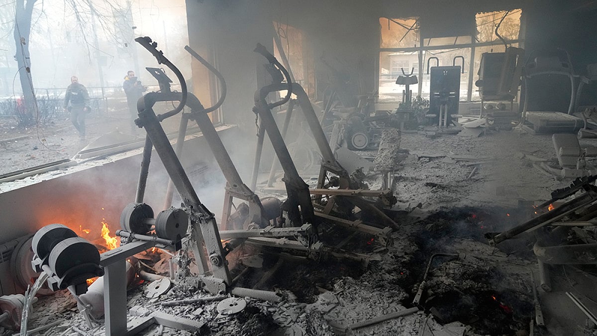 Russia bombs Ukraine's Zaporizhzhia nuclear power plant.