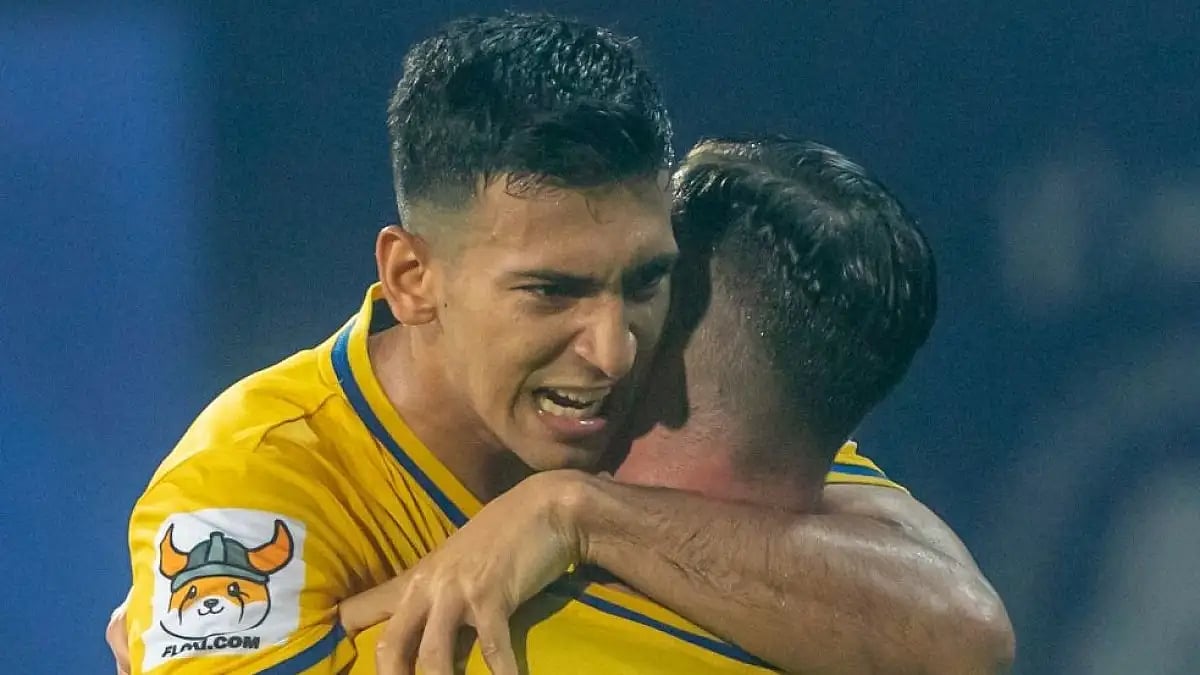 Sahal Abdul Samad celebrates along with Alvaro Vazquez Gracia after scoring for Kerala Blasters.