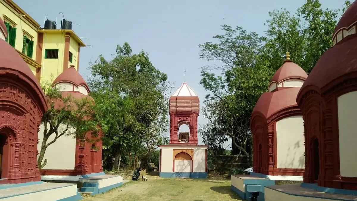 Dol Mancha and old terracotta temples of Amadpur.  