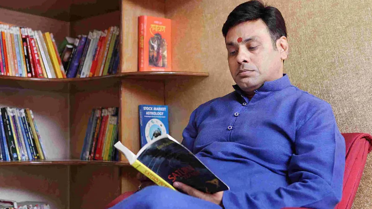 Vinay Bajrangi, Astrologer