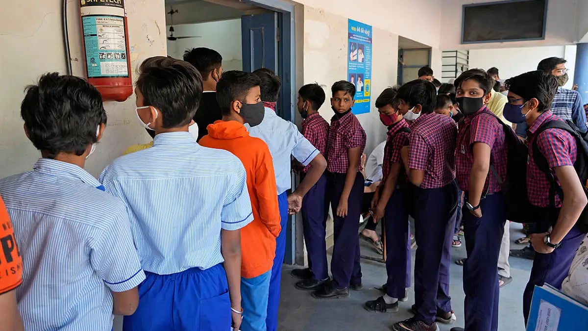 Cumulative Number Of COVID-19 Vaccine Doses Administered In India Crosses 194.41 Crore: Government