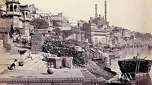 Paradox And Dilemma Of UP's Hindi Literati