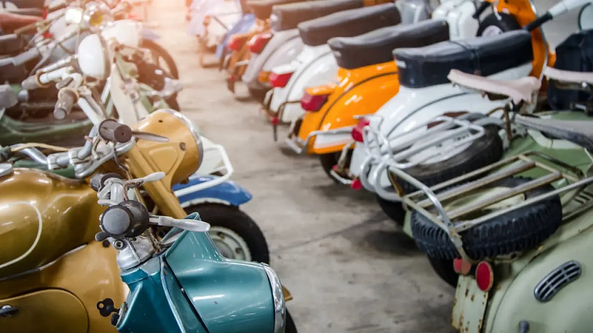 Petite Lunas to 1930s military green Matchless models