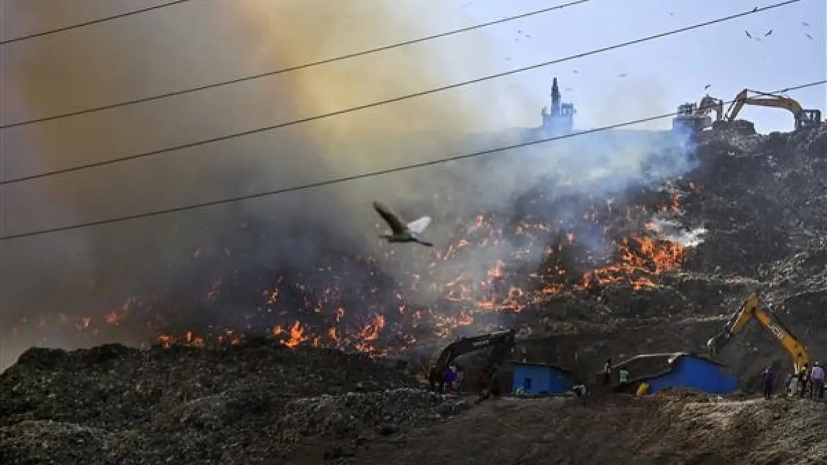 Massive fire at Ghazipur dumping site in Delhi.