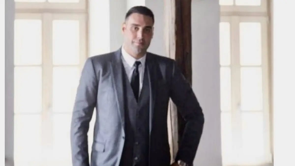Dr Yasam Avayele