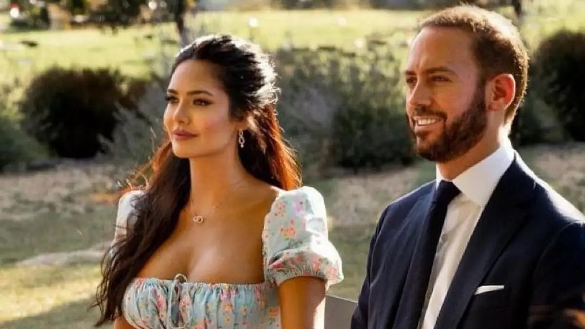 Esha Gupta and Manuel Campos Guallar