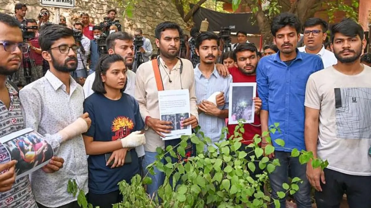 JNU students urge for judicial probe for the recent clash between two groups of students