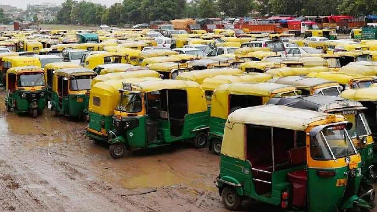 Auto and taxi unions strike in Delhi 
