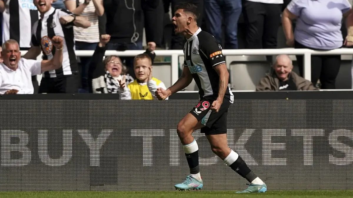 Bruno Guimaraes celebrates scoring Newcastle United's first goal vs Leicester City on Sunday.