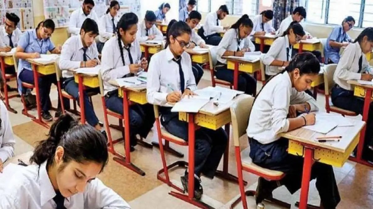 Maharashtra government will pay English-medium schools towards their dues.