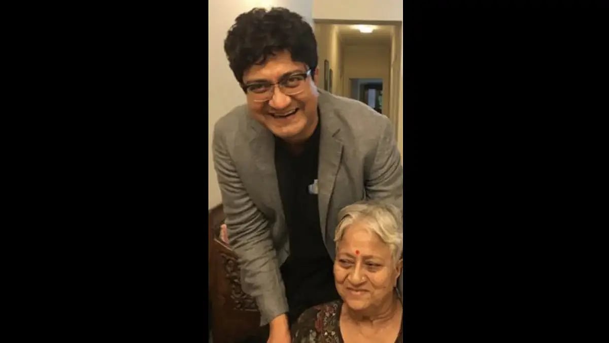 Prasoon Joshi With His Mother