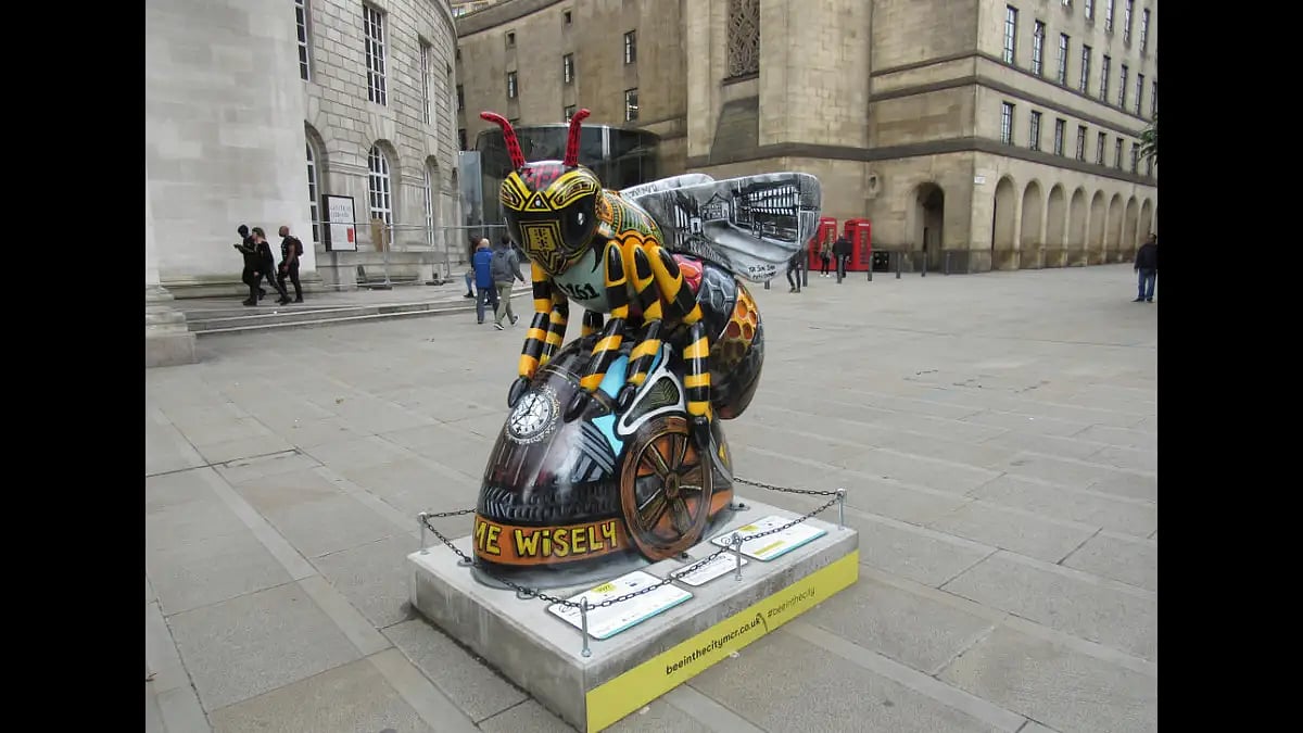 Sculpture of Manchester Worker Bee