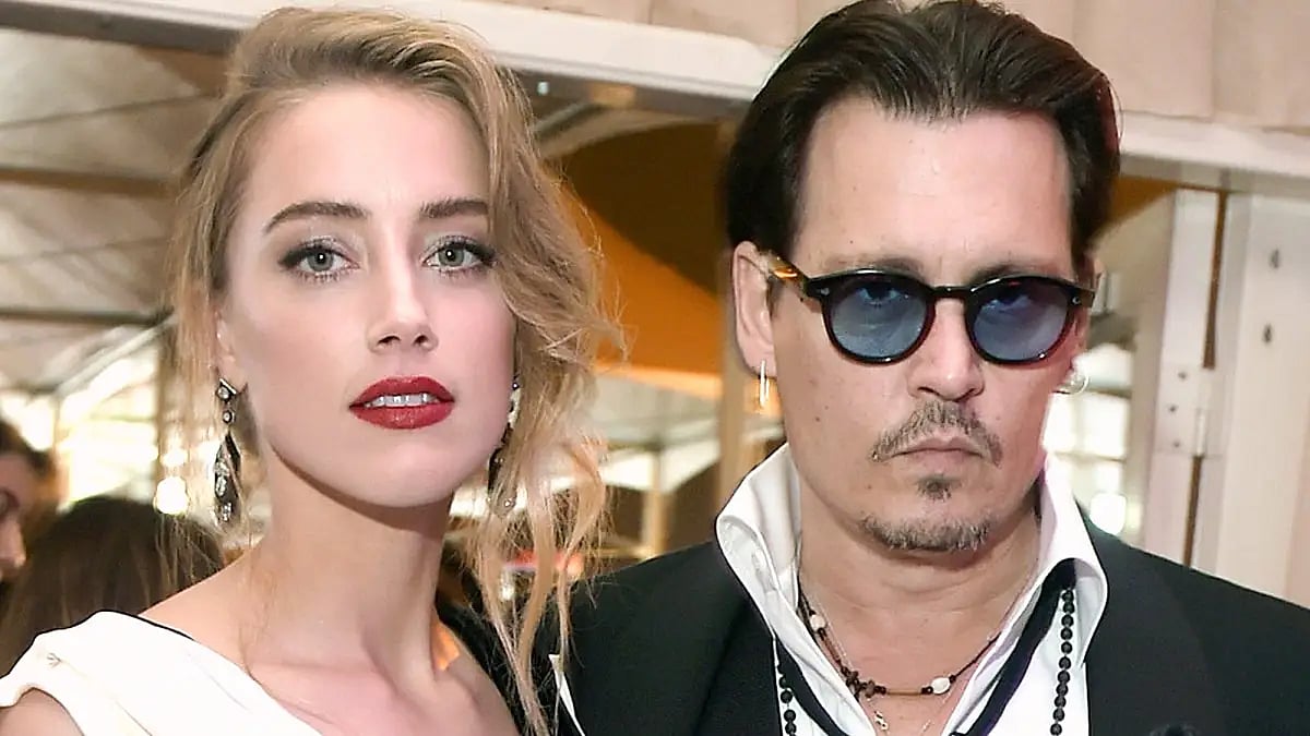 Johnny Depp Transforms Into Captain Jack Sparrow For Fans Outside The Courthouse