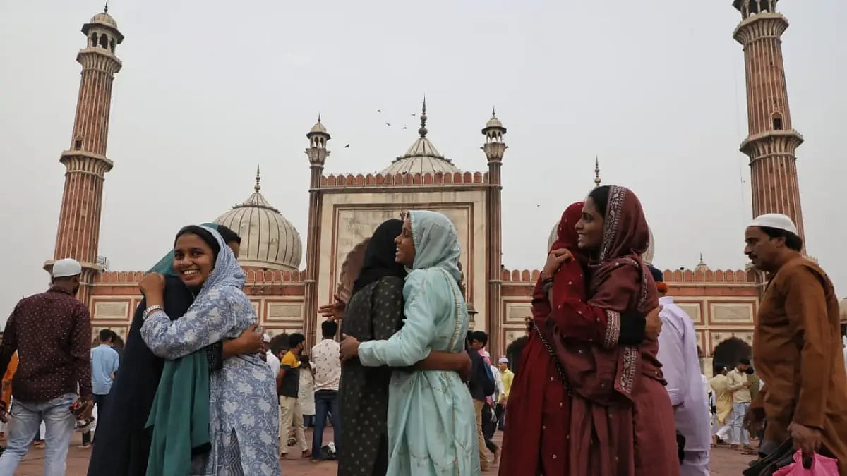 Hindus, Muslims Celebrate Eid Together In Delhi’s Violence-Hit Jahangirpuri
