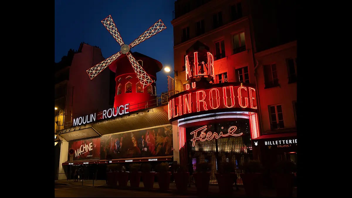 The exterior of the iconic Moulin Rouge 