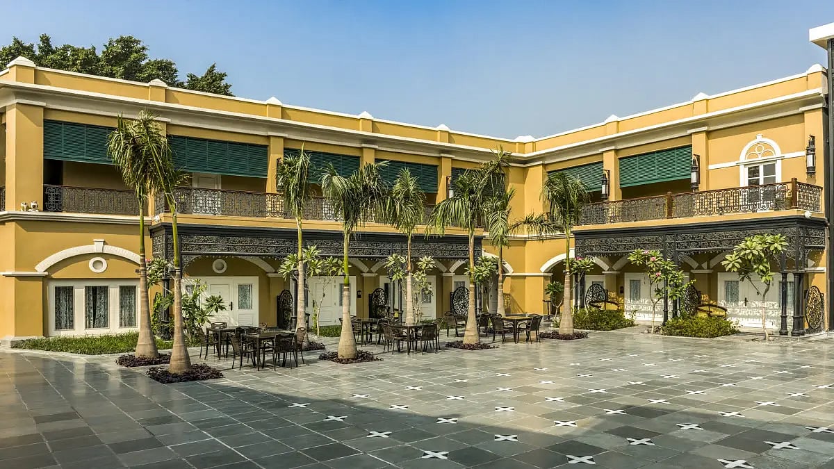 Raajkutir is designed on the lines of a traditional Bengali ‘raajbari’
