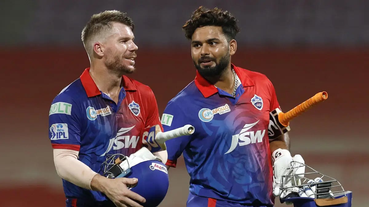 David Warner (L) with Rishabh Pant (R)
