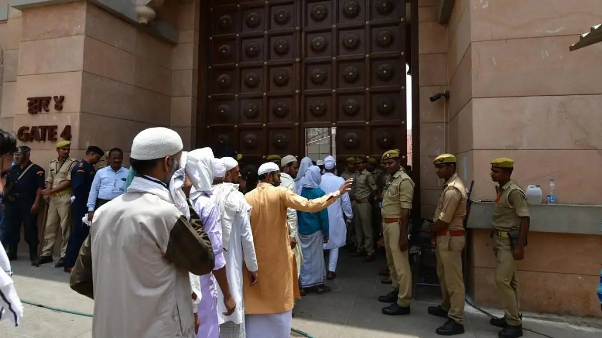 Muslims at Gyanvapi Mosque for 'namaz'