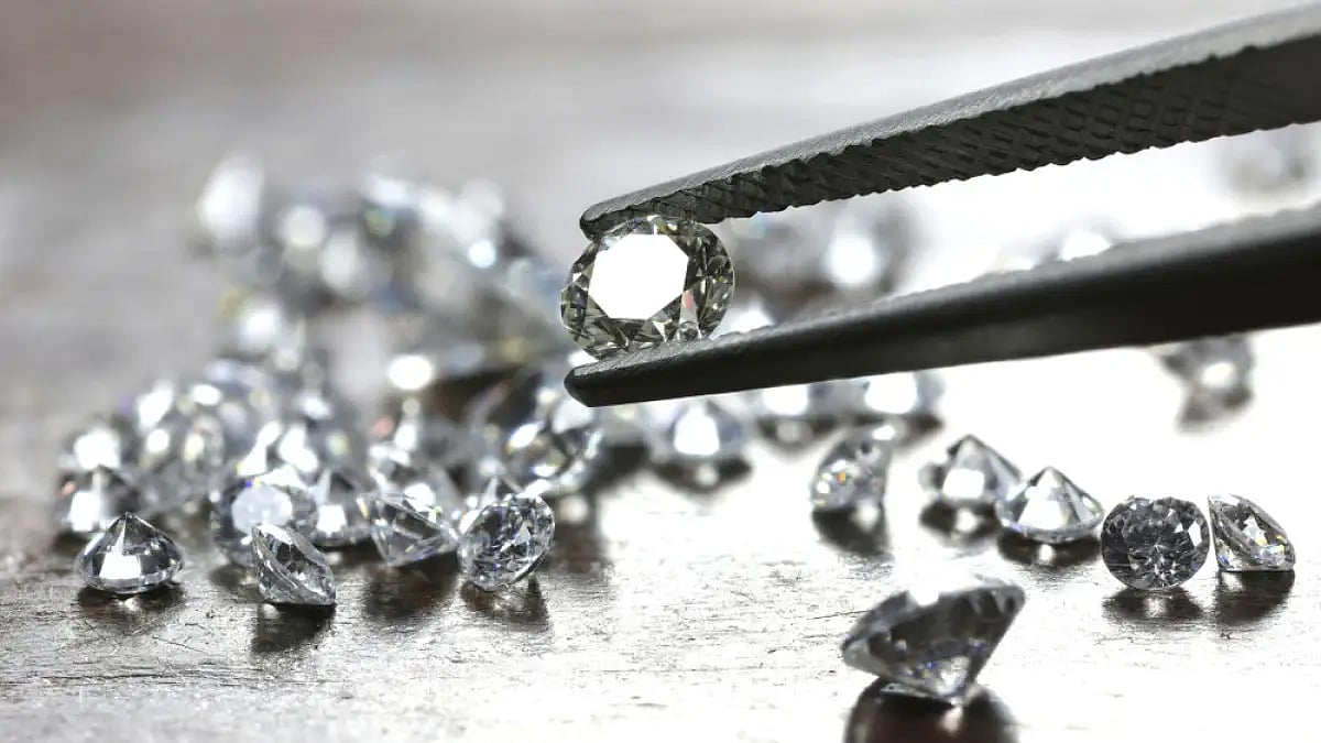MP: Village Housewife Finds Diamond Worth Rs 10 Lakh In Panna Mine