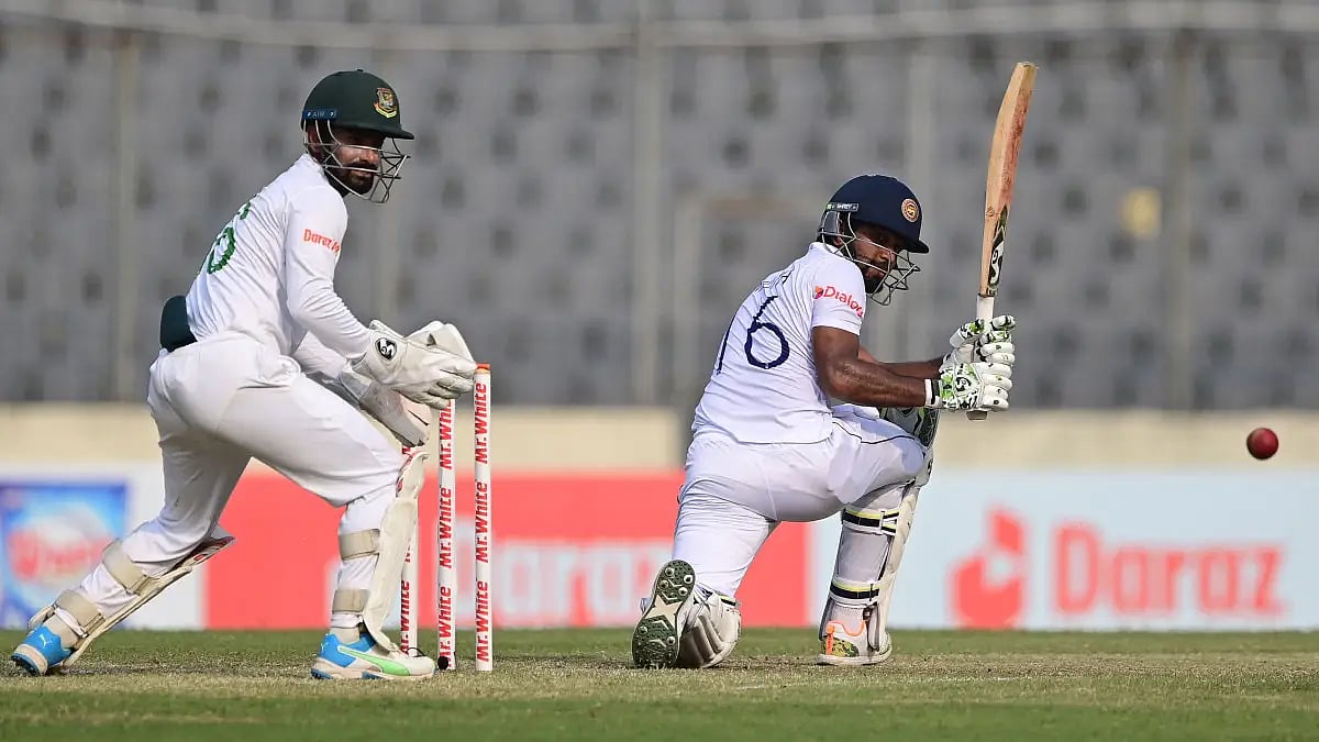 Dimuth Karunaratne in action on Day 3 in Dhaka. Get highlights of  BAN vs SL, third Test. 