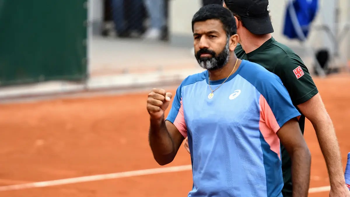 Rohan Bopanna celebrates after entering the French Open 2022 men's doubles pre-quarters. 