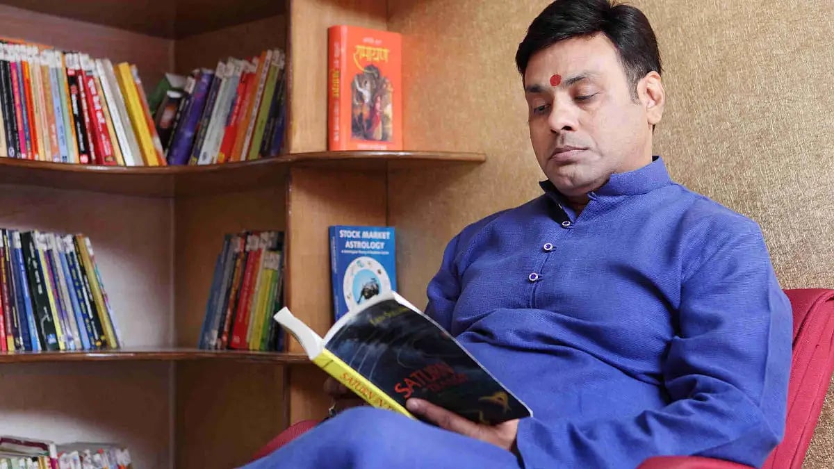 Vinay Bajrangi, Astrologer